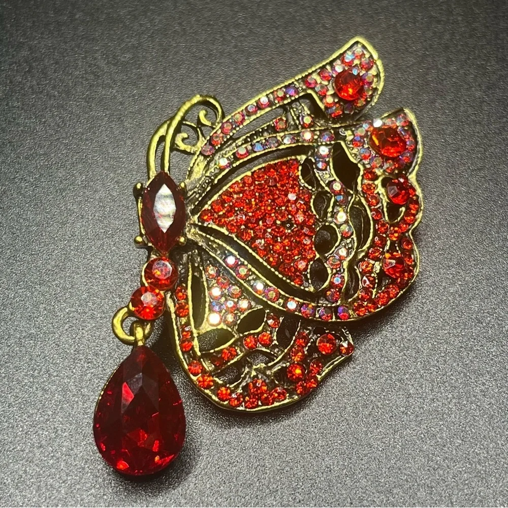 Red Rhinestone Butterfly Brooch Gold Tone Dangle Teardrop. Y2K costume jewelry